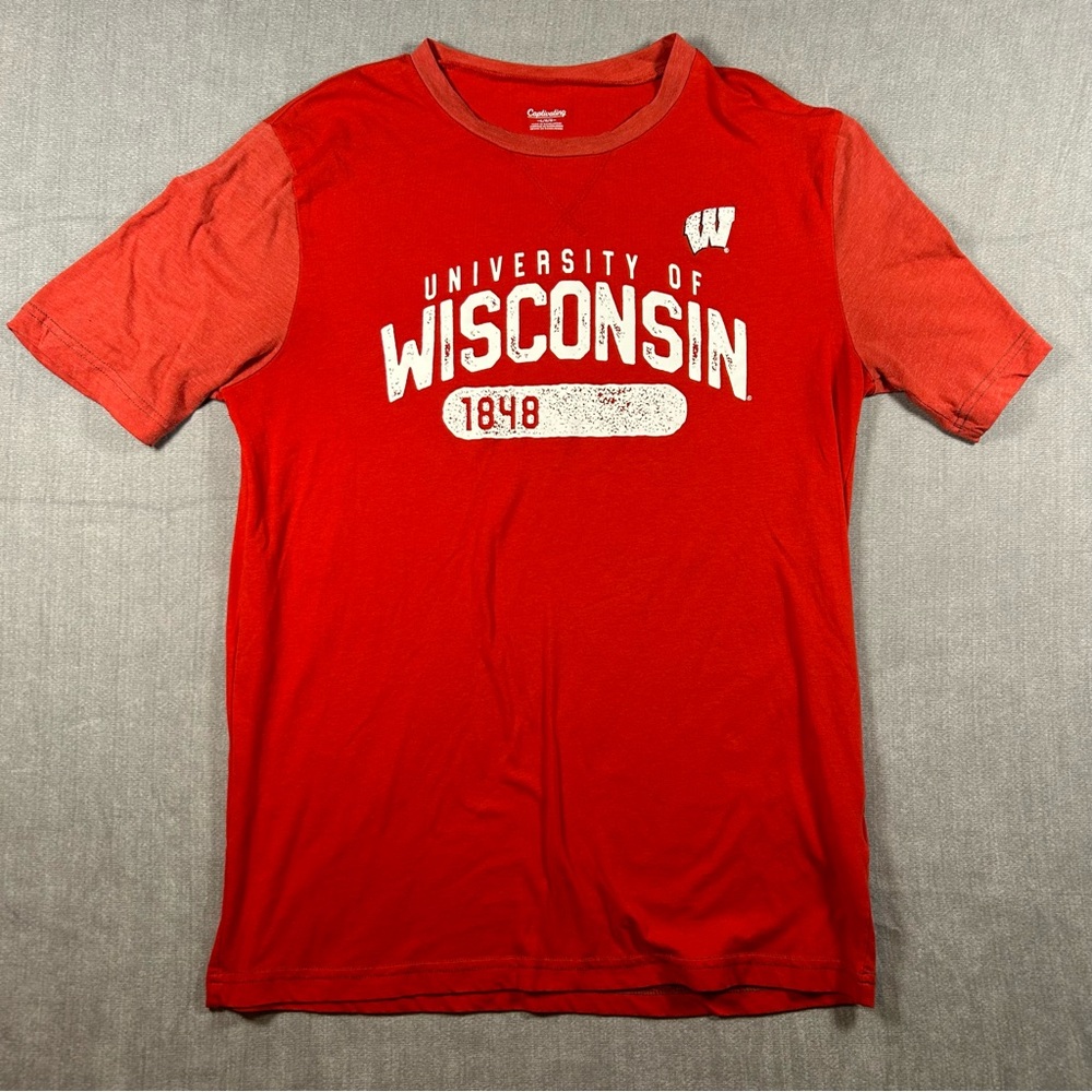 Captivating University of Wisconsin Badgers T-Shirt Red Mens Large NCAA 1848 Tee